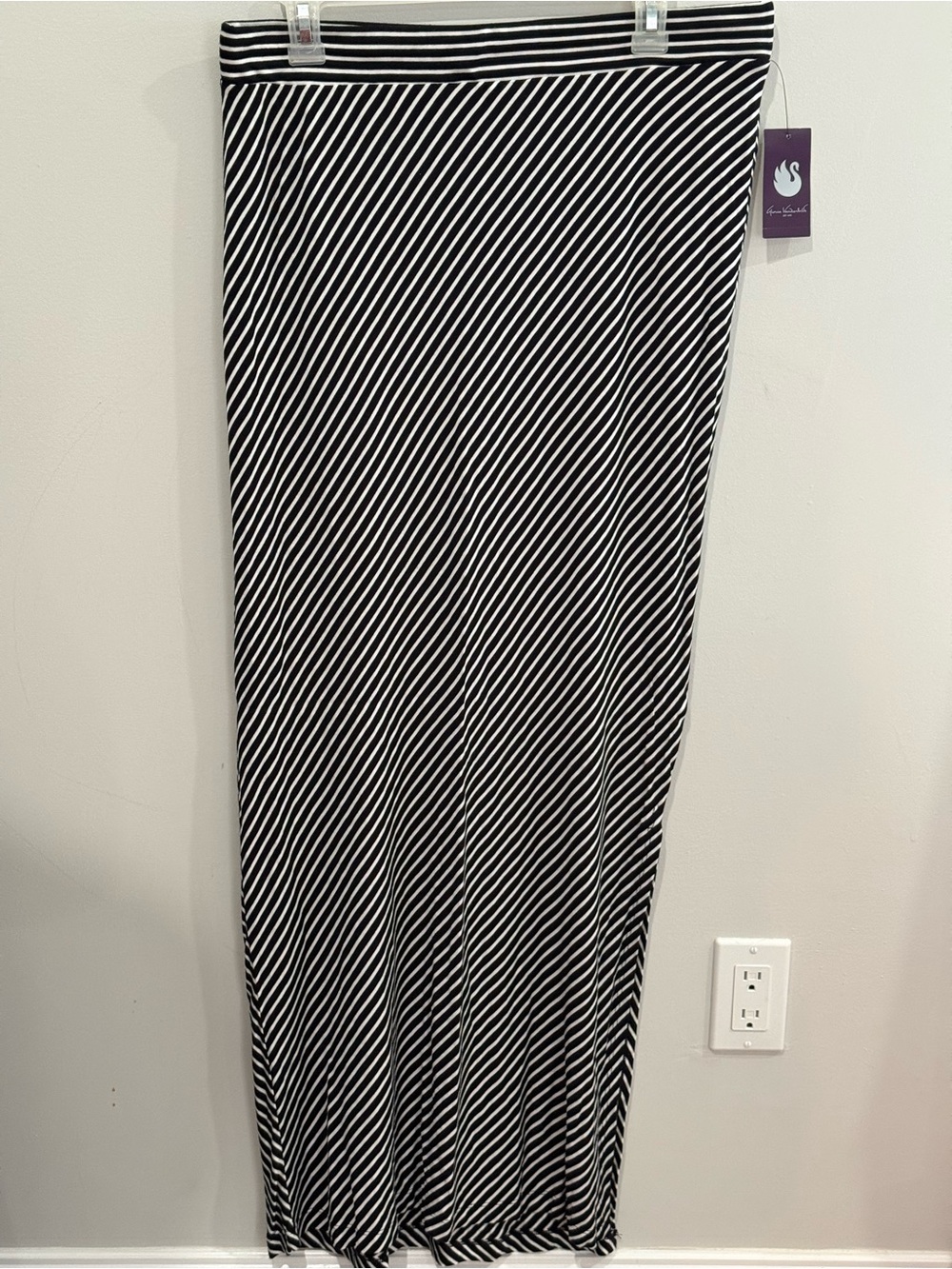 New Gloria Vanderbilt M “Zinnia” Black & White Diagonal Stripe Maxi Skirt 676